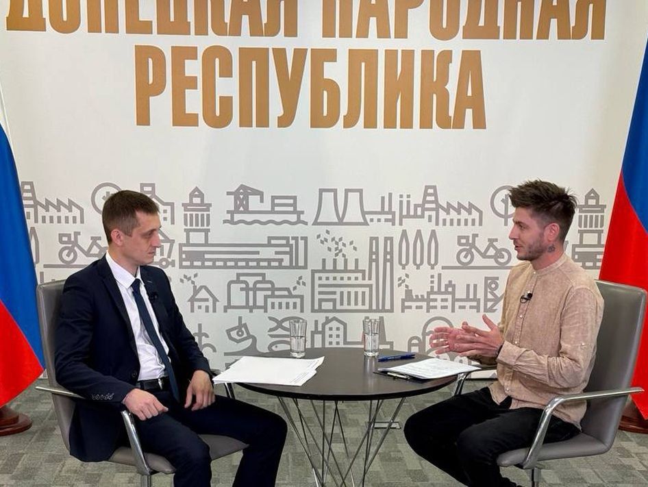 Министр транспорта Александр Бондаренко в ходе прямого эфира ответил на актуальные вопросы от граждан о работе дорожно-транспортного комплекса Республики