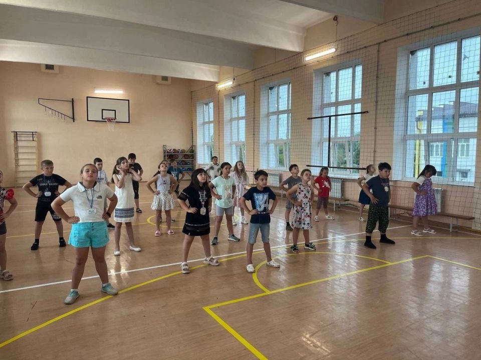 Сегодня, 11 июня, в рамках проекта «Детский спорт» Всероссийской политической партии «Единая Россия», месячника спорта «Спортивный Донбасс» на базе ГБОУ «Мангушская школа №1 Мангушского м.о.» прошло... Сегодня, 11 июня, в рамках проекта «Детский спорт» Всероссийской политической партии «Единая Россия», месячника спорта «Спортивный Донбасс» на базе ГБОУ «Мангушская школа №1 Мангушского м.о.» прошло...