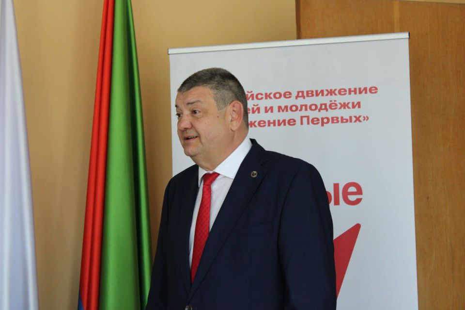 Иван Приходько: Сегодня, 12 июня, в Горловке состоялось торжественное поднятие флага Российской Федерации, приуроченное к празднованию Дня России Иван Приходько: Сегодня, 12 июня, в Горловке состоялось торжественное поднятие флага Российской Федерации, приуроченное к празднованию Дня России