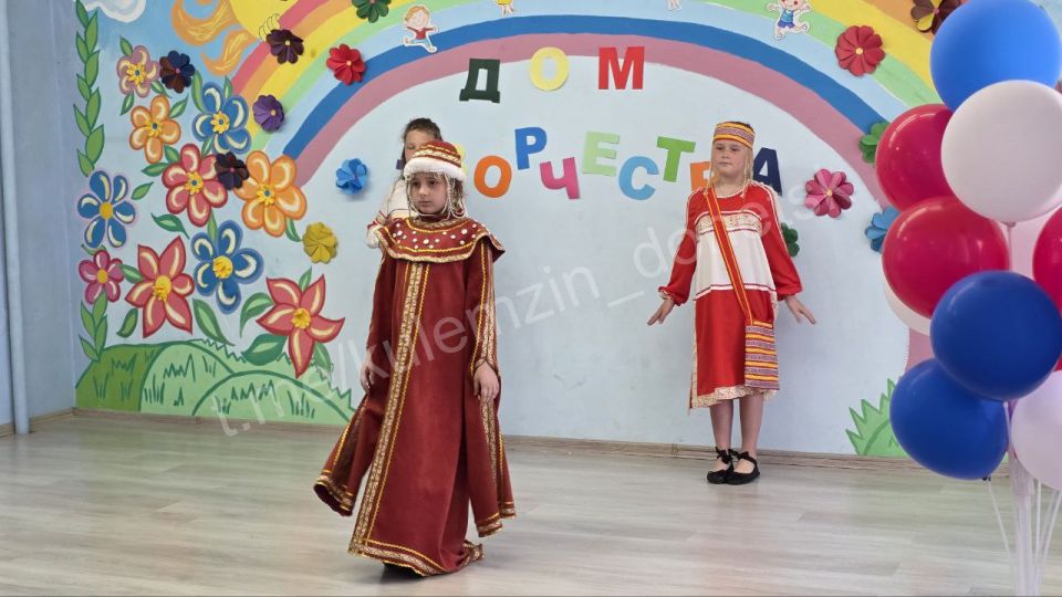 В преддверии Дня России в донецких учреждениях дополнительного образования прошли разнообразные тематические мероприятия В преддверии Дня России в донецких учреждениях дополнительного образования прошли разнообразные тематические мероприятия
