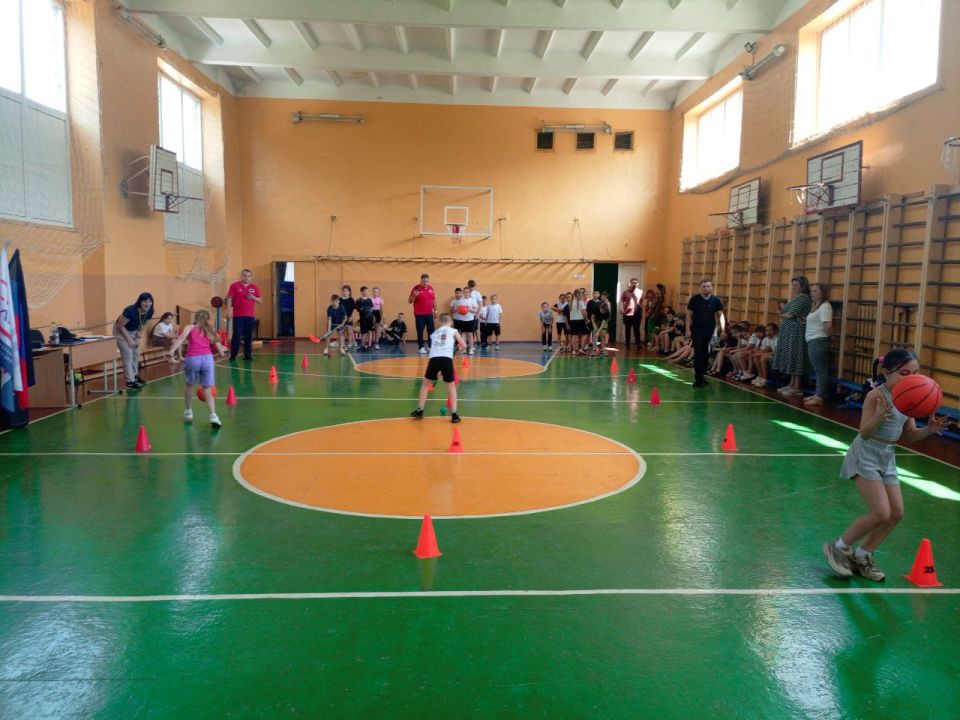 В Ждановке прошли соревнования «Веселые старты» В Ждановке прошли соревнования «Веселые старты»
