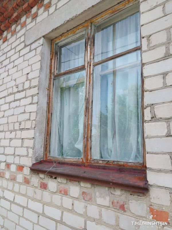 Два ФАПа также получили повреждения сегодня ночью в результате атак украинских БПЛА в Курской области, уточнил врио губернатора Александр Хинштейн Два ФАПа также получили повреждения сегодня ночью в результате атак украинских БПЛА в Курской области, уточнил врио губернатора Александр Хинштейн
