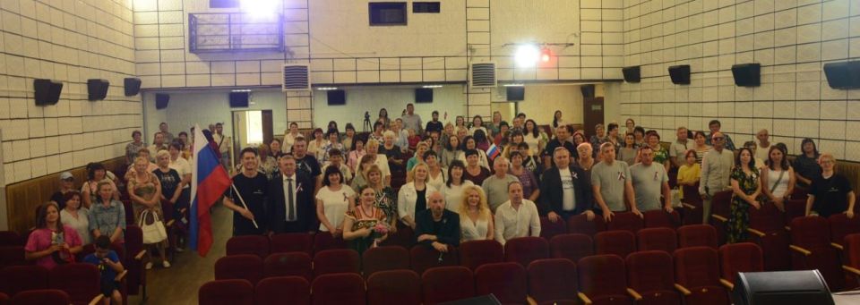 В Володарском Доме культуры состоялся праздничный концерт, посвященный Дню России В Володарском Доме культуры состоялся праздничный концерт, посвященный Дню России