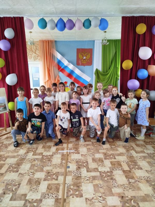 11 июня, в ГКДОУ «Детский сад № 31 «Радость» г.о. Торез» ДНР прошло музыкально-познавательное мероприятие «День России – главный праздник великой страны» 11 июня, в ГКДОУ «Детский сад № 31 «Радость» г.о. Торез» ДНР прошло музыкально-познавательное мероприятие «День России – главный праздник великой страны»
