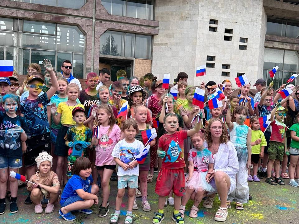 В День России - праздник детям! В День России - праздник детям!
