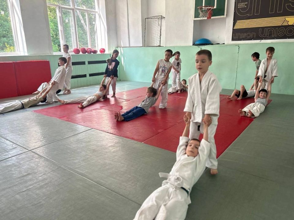 Вчера в рамках партийного проекта «Детский спорт» и месячника спорта «Спортивный Донбасс», в Ясиноватой прошел мастер-класс по вольной борьбе Вчера в рамках партийного проекта «Детский спорт» и месячника спорта «Спортивный Донбасс», в Ясиноватой прошел мастер-класс по вольной борьбе