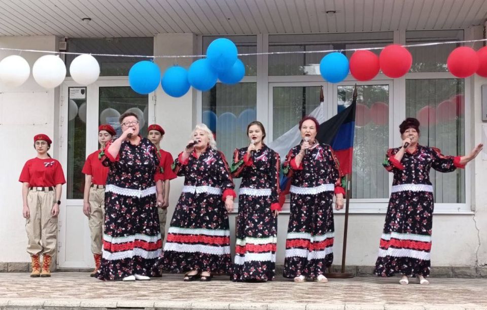 В Ждановке прошла тематическая программа ко Дню России «Гордость моя, Россия!» В Ждановке прошла тематическая программа ко Дню России «Гордость моя, Россия!»