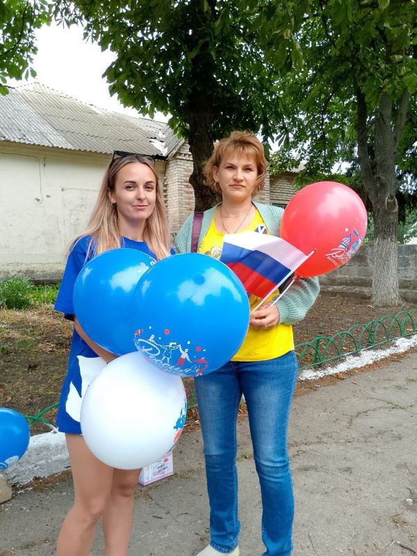 12 июня, в День России, в совхозе "Докучаевский" прошли праздничные мероприятия, организованные активистами первичного отделения №146 Докучаевского местного отделения Партии "Единая Россия" 12 июня, в День России, в совхозе "Докучаевский" прошли праздничные мероприятия, организованные активистами первичного отделения №146 Докучаевского местного отделения Партии "Единая Россия"