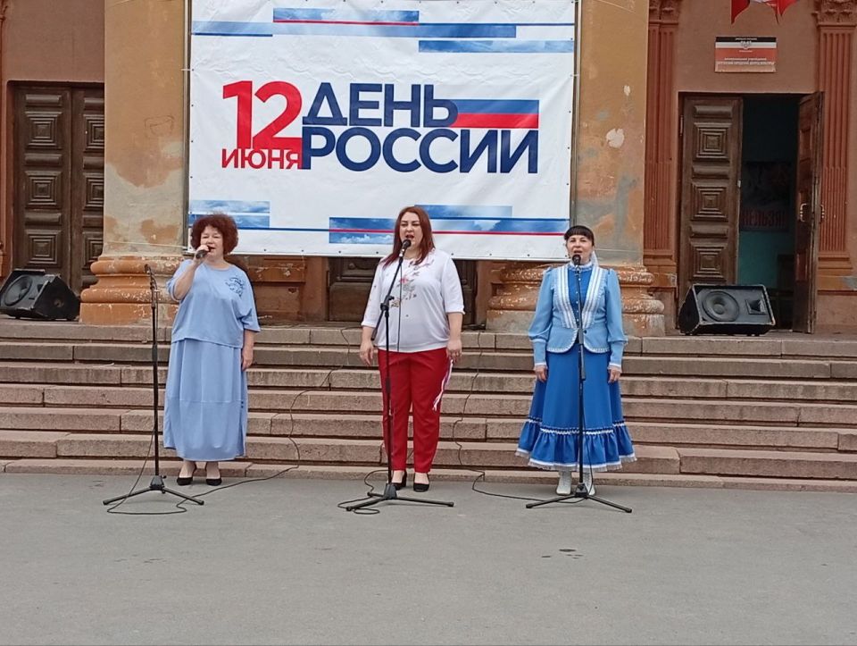 Виктория Жукова: Россия, Родина моя!" — сегодня прошел праздничный концерт к Дню России Виктория Жукова: Россия, Родина моя!" — сегодня прошел праздничный концерт к Дню России