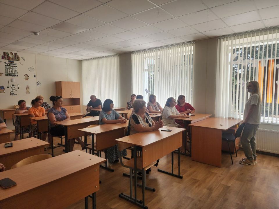 11 июня 2025 года депутат Тельмановского муниципального совета Юлия Линник провела встречу в трудовом коллективе ГБОУ "Тельмановская гимназия Тельмановского м.о". На встрече обсудили вопросы социального характера.Также... 11 июня 2025 года депутат Тельмановского муниципального совета Юлия Линник провела встречу в трудовом коллективе ГБОУ "Тельмановская гимназия Тельмановского м.о". На встрече обсудили вопросы социального характера.Также...