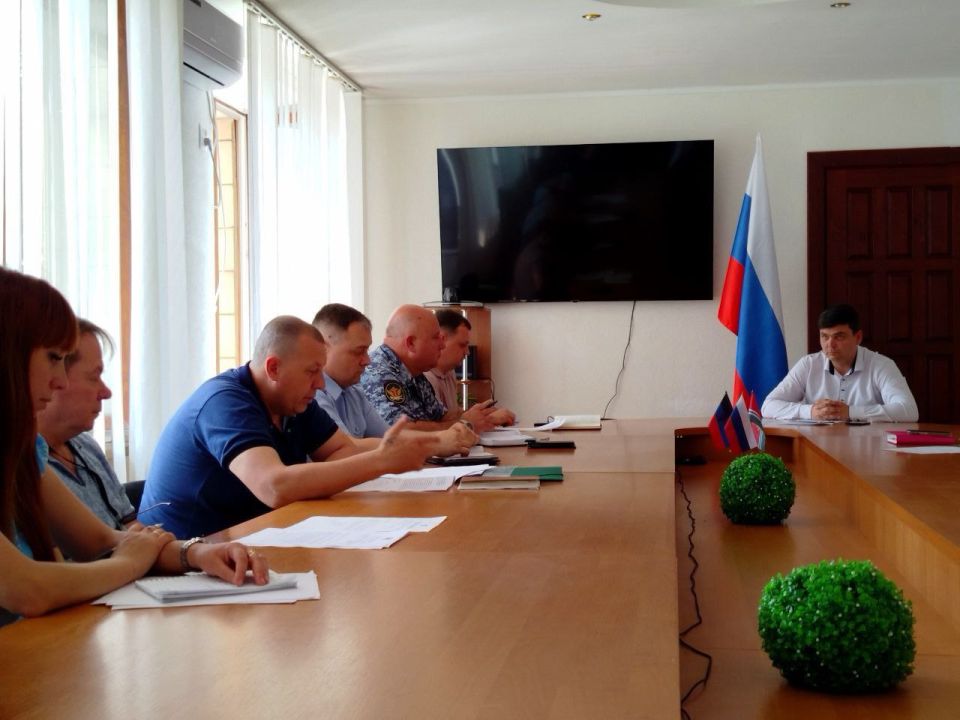 В администрации городского округа Торез состоялось заседание антинаркотической комиссии в присутствии врип Главы муниципального образования, председателя комиссии Артема Чеснокова В администрации городского округа Торез состоялось заседание антинаркотической комиссии в присутствии врип Главы муниципального образования, председателя комиссии Артема Чеснокова