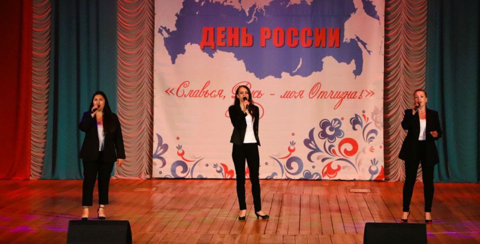 Игорь Мартынов: Праздничный концерт «С любовью о России!» Игорь Мартынов: Праздничный концерт «С любовью о России!»