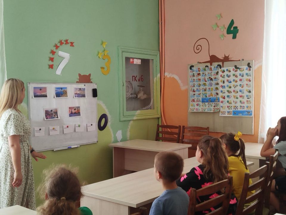 12 июня в нашей стране ежегодно отмечается государственный праздник – День России 12 июня в нашей стране ежегодно отмечается государственный праздник – День России