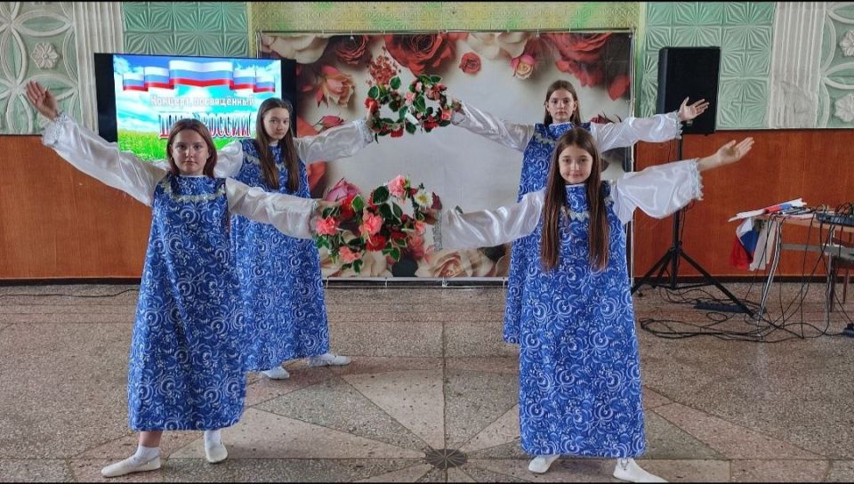 Праздничный концерт: «Я люблю тебя, Россия!» Праздничный концерт: «Я люблю тебя, Россия!»