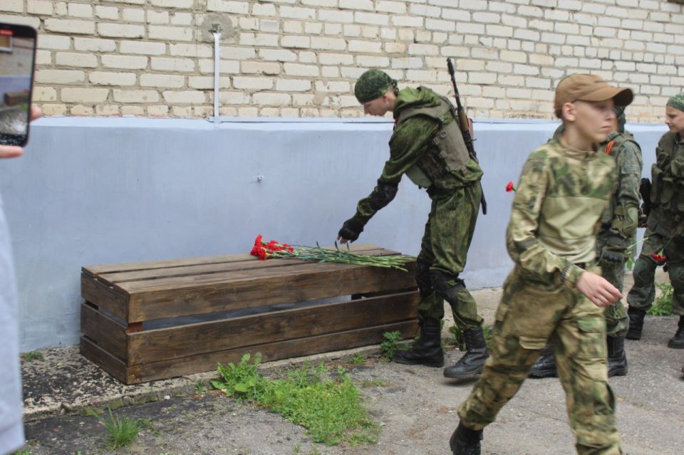 День России на аэродроме Волосово: новые традиции и живая память о героях День России на аэродроме Волосово: новые традиции и живая память о героях