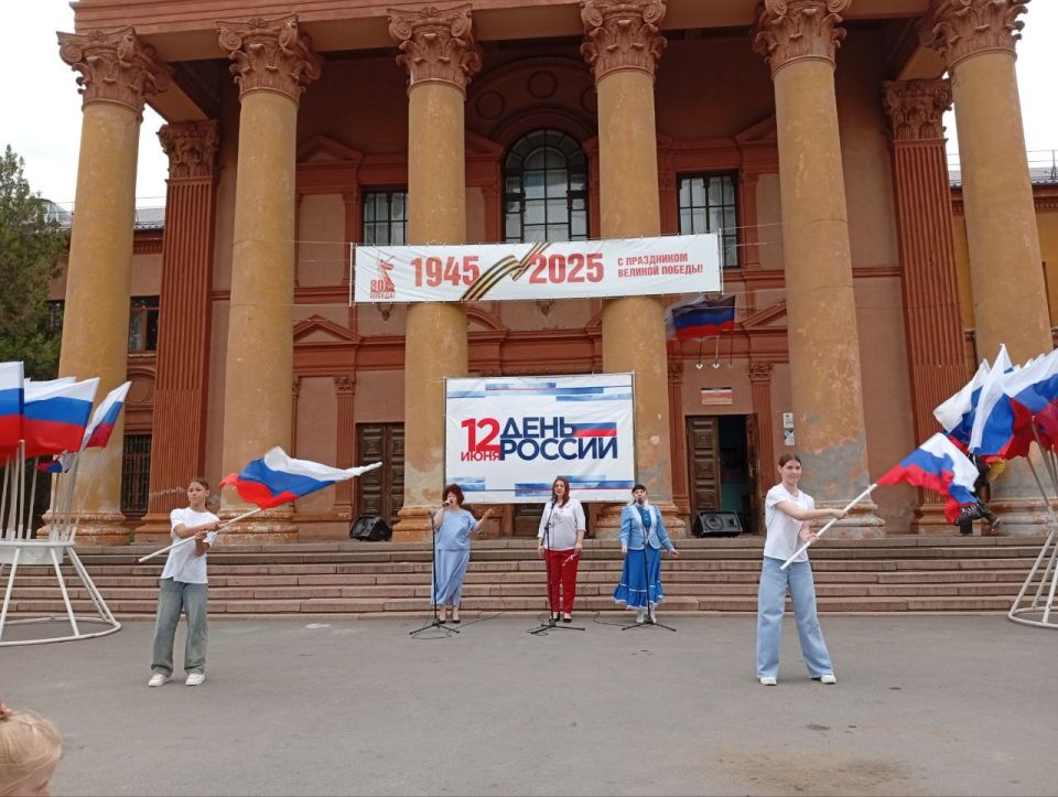 Виктория Жукова: Россия, Родина моя!" — сегодня прошел праздничный концерт к Дню России Виктория Жукова: Россия, Родина моя!" — сегодня прошел праздничный концерт к Дню России