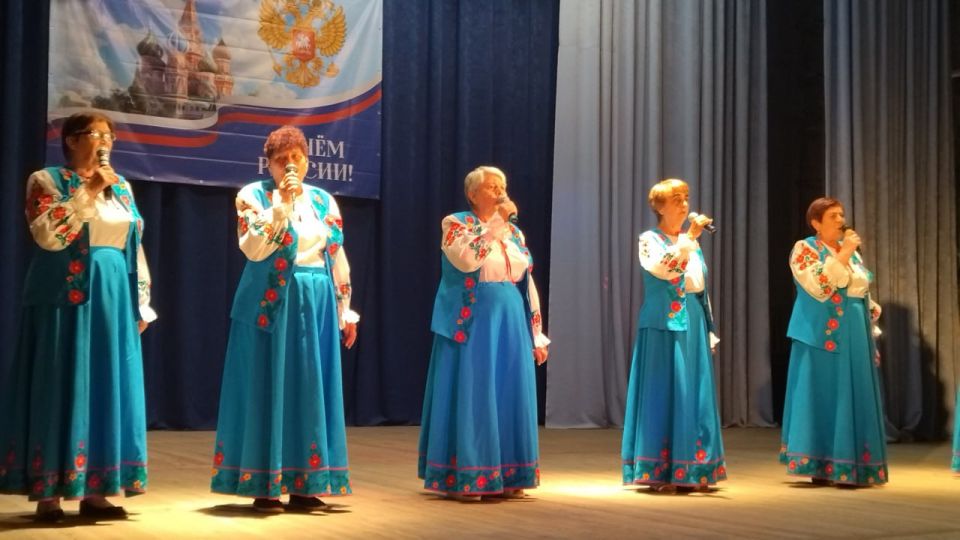 Николай Михайлов: 11 июня по партийному проекту Единой России «Историческая память» во Дворце культуры прошел концерт «Цвети и процветай, Родина моя» Николай Михайлов: 11 июня по партийному проекту Единой России «Историческая память» во Дворце культуры прошел концерт «Цвети и процветай, Родина моя»