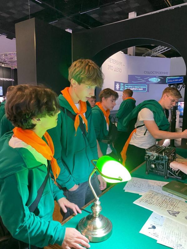 Мариупольские школьники познакомились с Петербургом Мариупольские школьники познакомились с Петербургом
