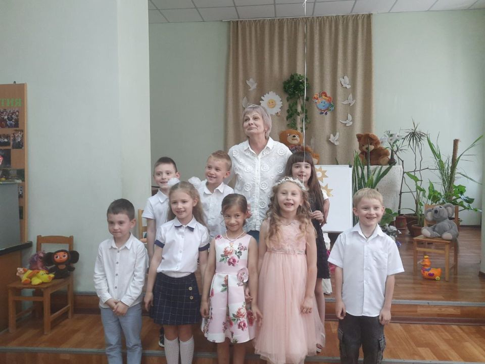 В Донецком детском доме культуры железнодорожников состоялся выпускной для детей, завершивших занятия в кружке раннего интеллектуального развития «Познайка» В Донецком детском доме культуры железнодорожников состоялся выпускной для детей, завершивших занятия в кружке раннего интеллектуального развития «Познайка»