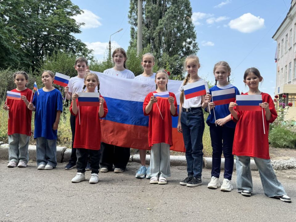 День России. Ежегодно 12 июня наша страна отмечает важный государственный праздник — День России. Указом Президента Российской Федерации от 2 июня 1994 года № 1113 «О государственном празднике Российской Федерации» 12 июня... День России. Ежегодно 12 июня наша страна отмечает важный государственный праздник — День России. Указом Президента Российской Федерации от 2 июня 1994 года № 1113 «О государственном празднике Российской Федерации» 12 июня...