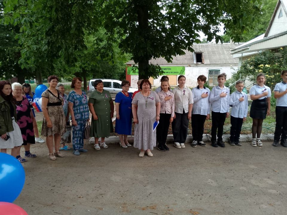 12 июня, в День России, в совхозе "Докучаевский" прошли праздничные мероприятия, организованные активистами первичного отделения №146 Докучаевского местного отделения Партии "Единая Россия" 12 июня, в День России, в совхозе "Докучаевский" прошли праздничные мероприятия, организованные активистами первичного отделения №146 Докучаевского местного отделения Партии "Единая Россия"
