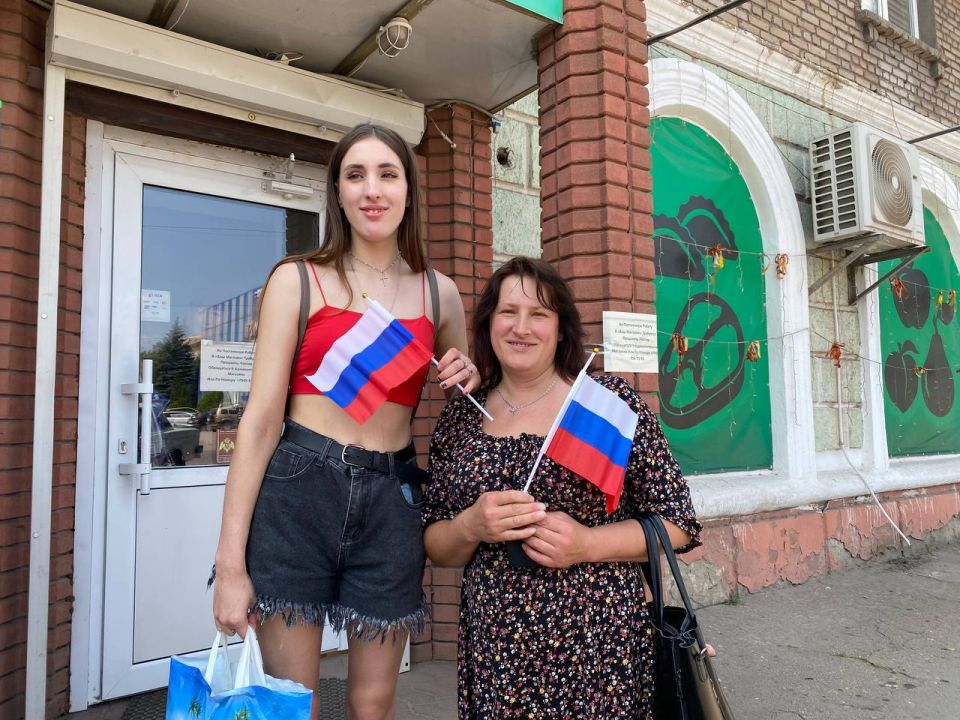Игорь Мартынов: Акция «Российский триколор» Игорь Мартынов: Акция «Российский триколор»