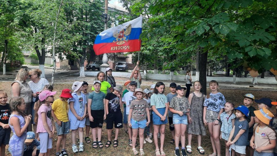 В преддверии празднования Дня России, в пришкольном лагере "Улыбка" при ГБОУ "Гимназия В преддверии празднования Дня России, в пришкольном лагере "Улыбка" при ГБОУ "Гимназия