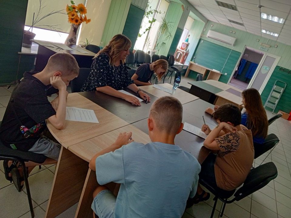 Анкетирование проведенное начальником отдела опеки и попечительства в целях антинаркотической профилактики - важный шаг для обеспечения безопасности и повышения осведомленности детей об опасности наркотиков Анкетирование проведенное начальником отдела опеки и попечительства в целях антинаркотической профилактики - важный шаг для обеспечения безопасности и повышения осведомленности детей об опасности наркотиков