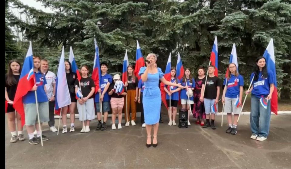 В Ждановке прошла тематическая программа ко Дню России «Гордость моя, Россия!» В Ждановке прошла тематическая программа ко Дню России «Гордость моя, Россия!»