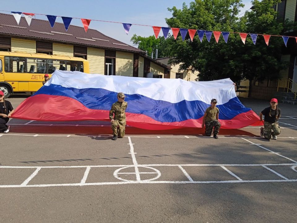 Василий Ткачук: ДЕНЬ РОССИИ. Сегодня, 12 июня, в честь празднования Дня России, при поддержке Управы Калининского внутригородского района администрации городского округа Донецк, в РБОУ "Школа №4 - Кадетский корпус им. А.В.... Василий Ткачук: ДЕНЬ РОССИИ. Сегодня, 12 июня, в честь празднования Дня России, при поддержке Управы Калининского внутригородского района администрации городского округа Донецк, в РБОУ "Школа №4 - Кадетский корпус им. А.В....