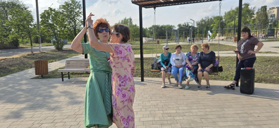 В такой прекрасный праздник, как День России, состоялся танцевальный вечер "Ах, это танго"! В такой прекрасный праздник, как День России, состоялся танцевальный вечер "Ах, это танго"!