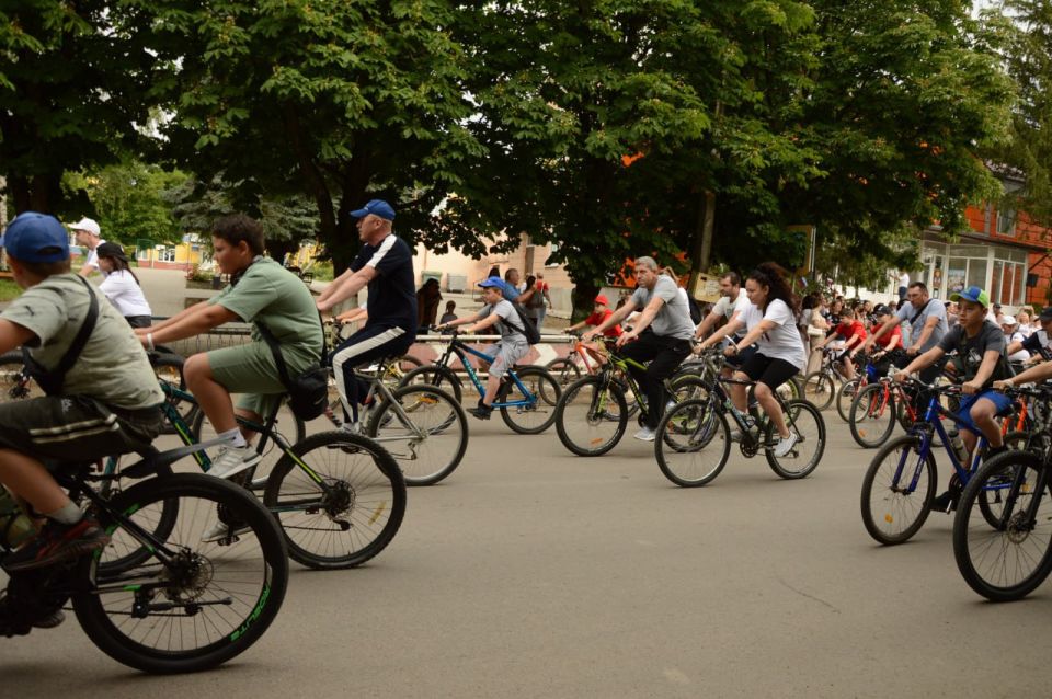 «СПОРТИВНЫЙ ДОНБАСС». 12 июня — Велопробег в честь Дня России! Сегодня, в День России, Володарский муниципальный округ объединился в движении и отличном настроении! Жители всех возрастов — от самых юных до взрослых — приняли... «СПОРТИВНЫЙ ДОНБАСС». 12 июня — Велопробег в честь Дня России! Сегодня, в День России, Володарский муниципальный округ объединился в движении и отличном настроении! Жители всех возрастов — от самых юных до взрослых — приняли...