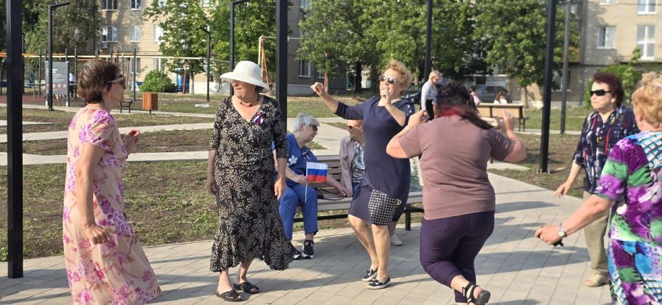 В такой прекрасный праздник, как День России, состоялся танцевальный вечер "Ах, это танго"! В такой прекрасный праздник, как День России, состоялся танцевальный вечер "Ах, это танго"!