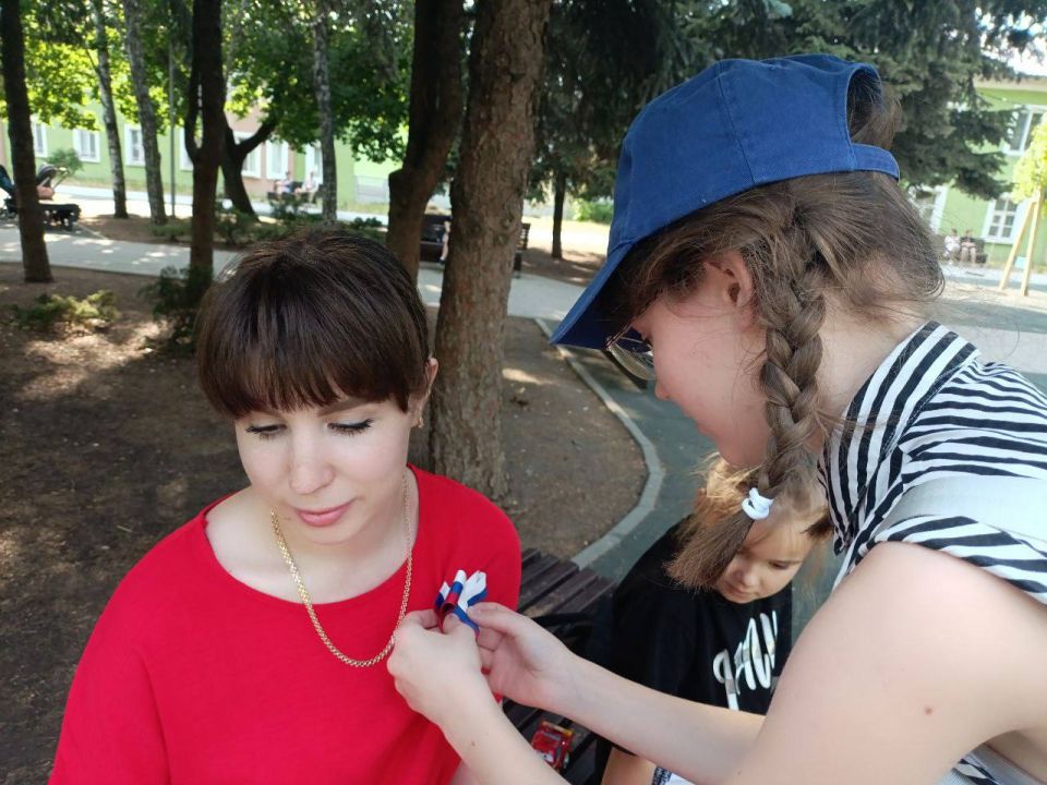 Виктория Жукова: В рамках Всероссийской акции "#РодинойГоржусь", приуроченной к празднованию Дня Российской Федерации, прошла акция - "Сердце России" Виктория Жукова: В рамках Всероссийской акции "#РодинойГоржусь", приуроченной к празднованию Дня Российской Федерации, прошла акция - "Сердце России"
