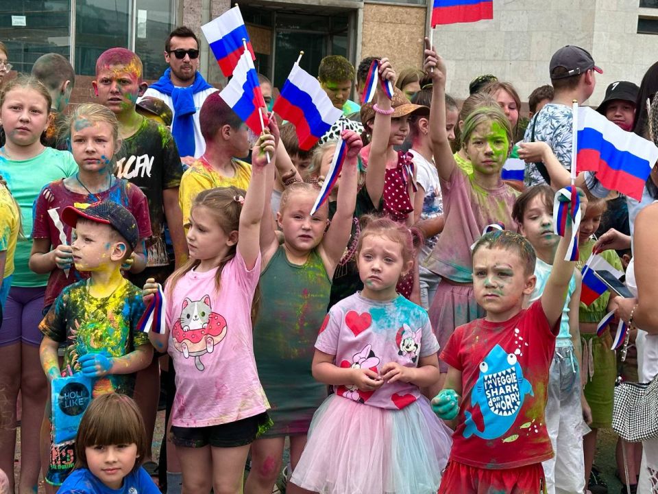 В День России - праздник детям! В День России - праздник детям!