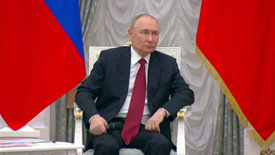 Константин Кузьмин: Вместе с однокурсниками по программе «Время Героев» встретился с Президентом России Владимиром Путиным Константин Кузьмин: Вместе с однокурсниками по программе «Время Героев» встретился с Президентом России Владимиром Путиным