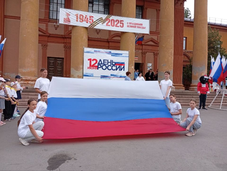 Виктория Жукова: Россия, Родина моя!" — сегодня прошел праздничный концерт к Дню России Виктория Жукова: Россия, Родина моя!" — сегодня прошел праздничный концерт к Дню России