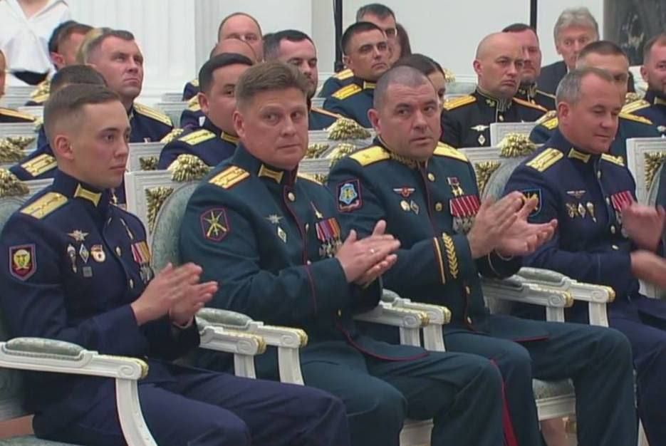 Константин Кузьмин: Вместе с однокурсниками по программе «Время Героев» встретился с Президентом России Владимиром Путиным Константин Кузьмин: Вместе с однокурсниками по программе «Время Героев» встретился с Президентом России Владимиром Путиным
