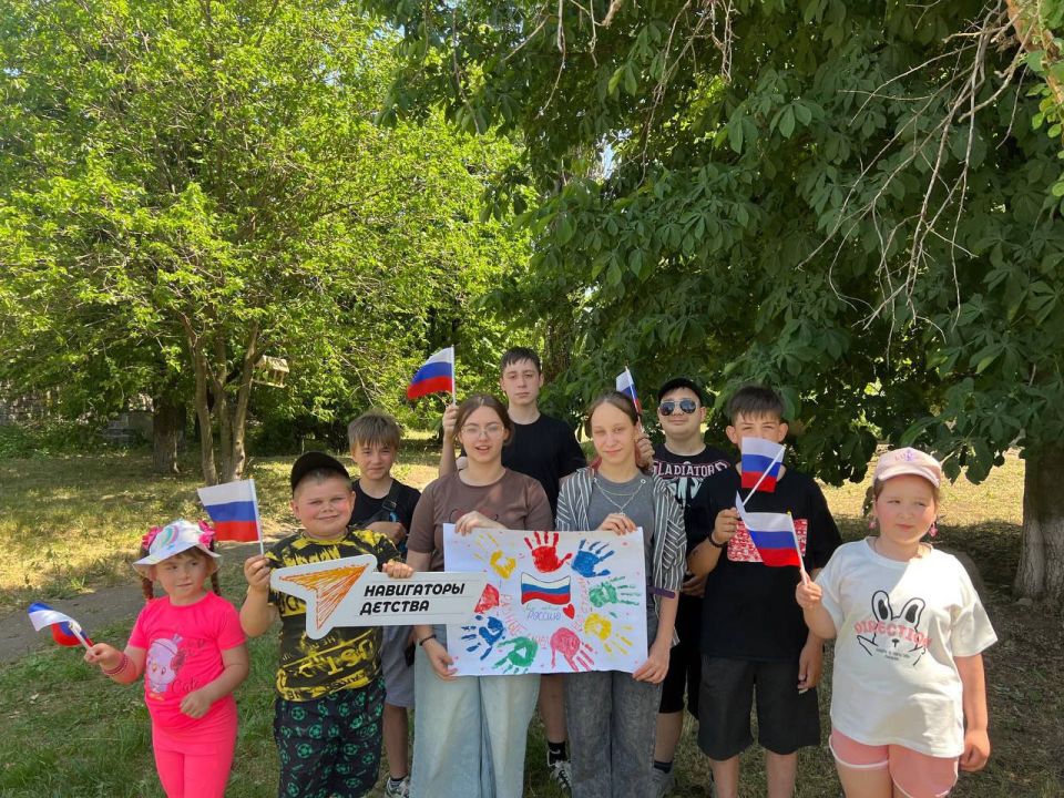 День России. Ежегодно 12 июня наша страна отмечает важный государственный праздник — День России. Указом Президента Российской Федерации от 2 июня 1994 года № 1113 «О государственном празднике Российской Федерации» 12 июня... День России. Ежегодно 12 июня наша страна отмечает важный государственный праздник — День России. Указом Президента Российской Федерации от 2 июня 1994 года № 1113 «О государственном празднике Российской Федерации» 12 июня...