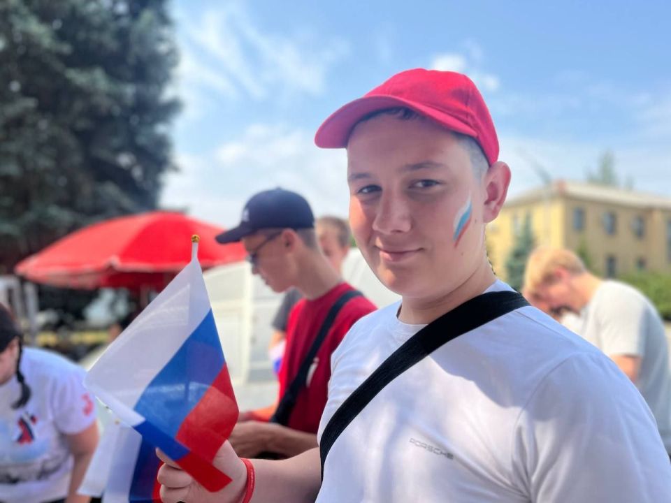 Дорогие жители Тореза!. С радостью делимся с вами впечатлениями о прошедшей акции Сердце России! Недавно мы собрали множество людей, чтобы отметить нашу любовь к Родине и единство Дорогие жители Тореза!. С радостью делимся с вами впечатлениями о прошедшей акции Сердце России! Недавно мы собрали множество людей, чтобы отметить нашу любовь к Родине и единство