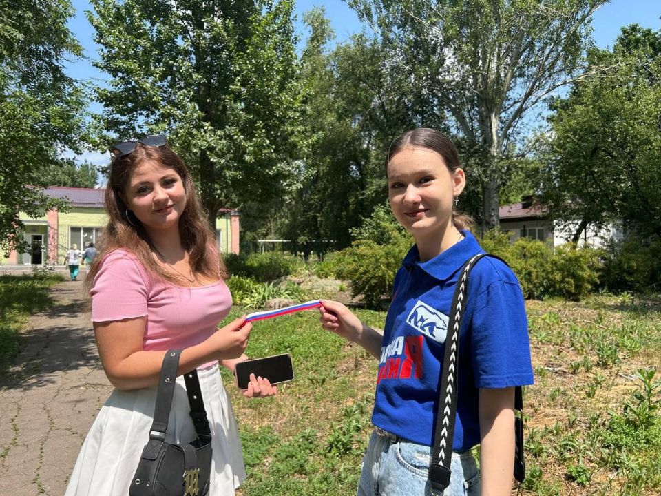 В Кировском прошла Акция «Российский триколор» В Кировском прошла Акция «Российский триколор»