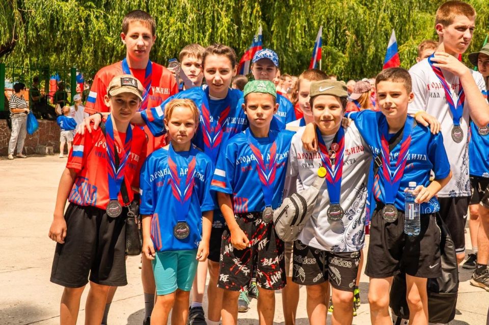 Без ограничений по возрасту: в Шахтерске прошел ежегодный спортивный марафон Без ограничений по возрасту: в Шахтерске прошел ежегодный спортивный марафон