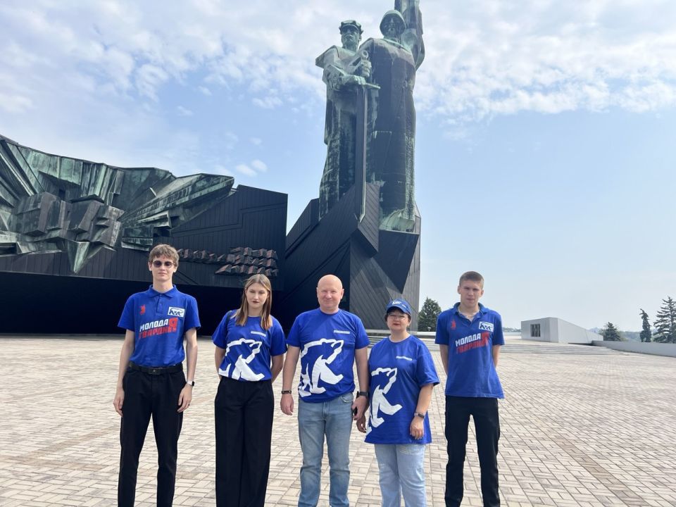 В Донецке прошли масштабные мероприятия, посвященные Дню России, в которых активное участие приняла делегация из Шахтерского муниципального округа В Донецке прошли масштабные мероприятия, посвященные Дню России, в которых активное участие приняла делегация из Шахтерского муниципального округа