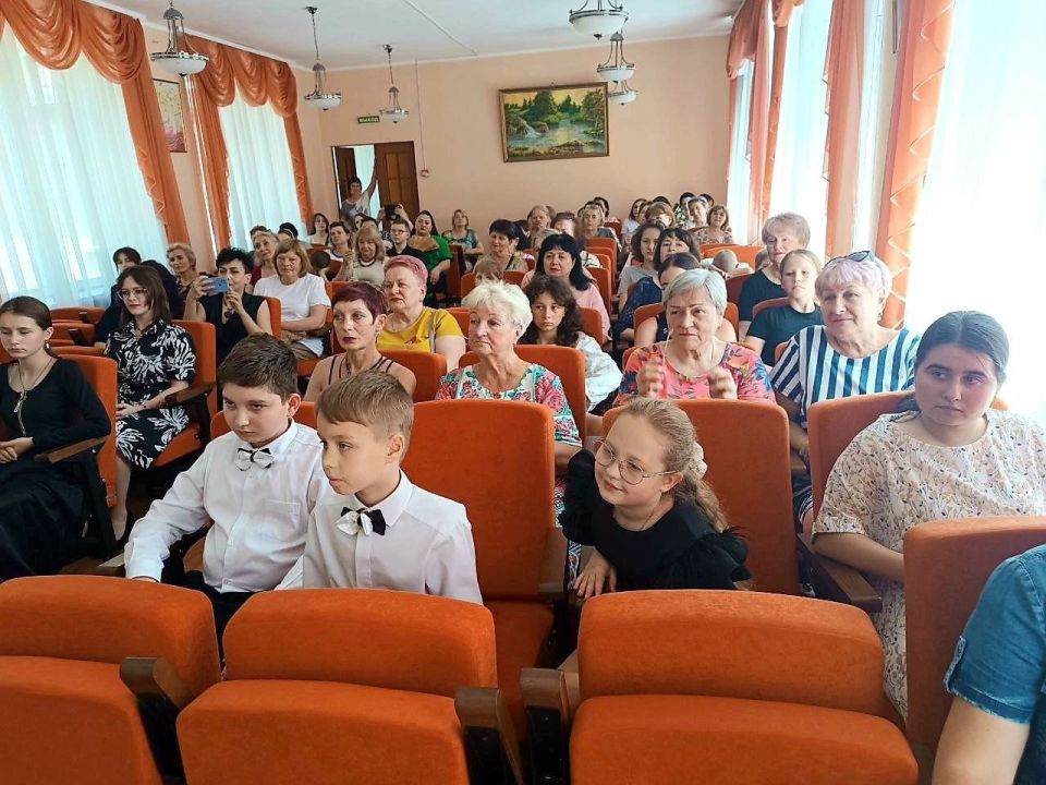 С Днем России, друZья! Мы гордимся тем, что мы — граждане России! С Днем России, друZья! Мы гордимся тем, что мы — граждане России!