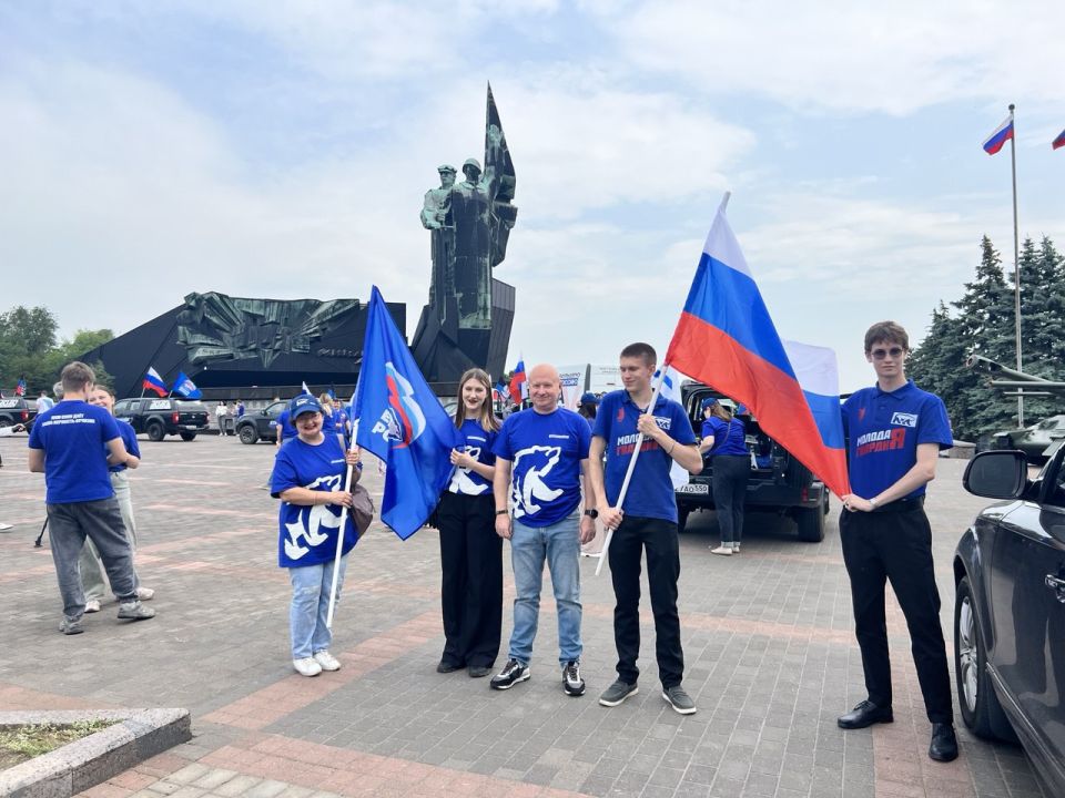 В Донецке прошли масштабные мероприятия, посвященные Дню России, в которых активное участие приняла делегация из Шахтерского муниципального округа В Донецке прошли масштабные мероприятия, посвященные Дню России, в которых активное участие приняла делегация из Шахтерского муниципального округа