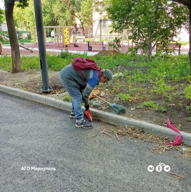 «Мариупольжилкомплекс» провел масштабные работы по благоустройству территорий многоквартирного жилого фонда «Мариупольжилкомплекс» провел масштабные работы по благоустройству территорий многоквартирного жилого фонда