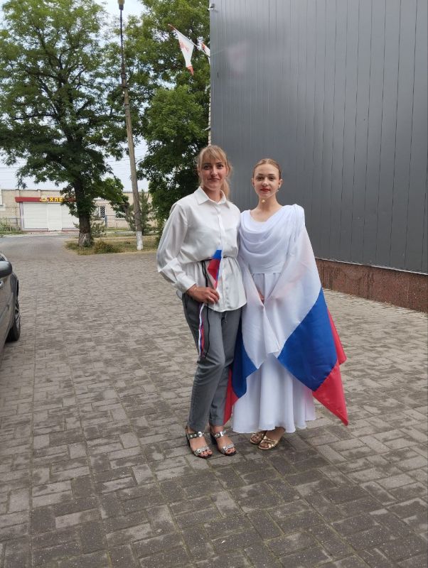 Члены Совета женщин Мангушского муниципального округа приняли активное участие в автопробеге, приуроченном ко Дню России Члены Совета женщин Мангушского муниципального округа приняли активное участие в автопробеге, приуроченном ко Дню России