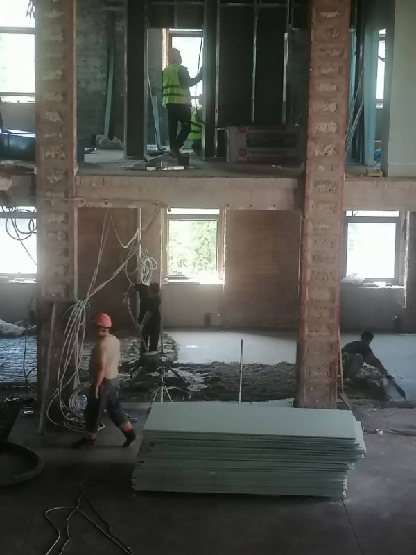 На Театральной площади продолжается масштабная реконструкция одного из ключевых символов города — Драматического театра На Театральной площади продолжается масштабная реконструкция одного из ключевых символов города — Драматического театра