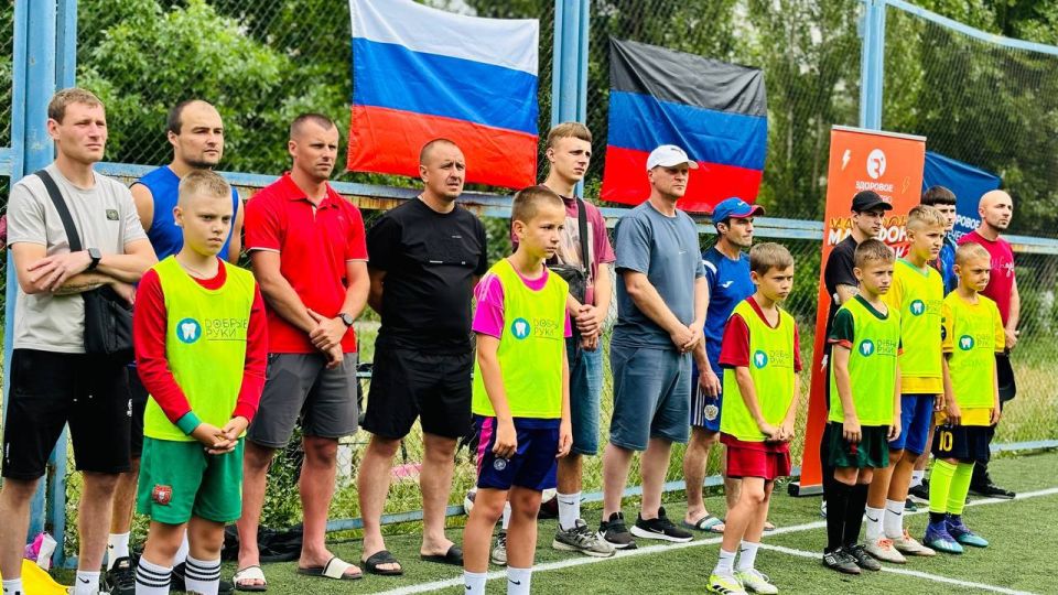 Сегодня в Шахтерске стартовал открытый летний чемпионат по футболу 5х5 Сегодня в Шахтерске стартовал открытый летний чемпионат по футболу 5х5