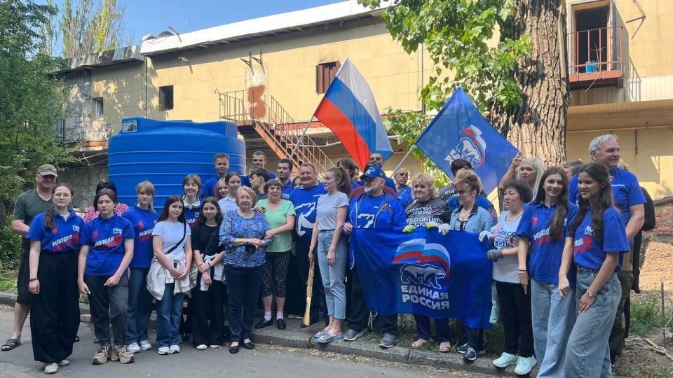 Денис Пушилин: С участием жителей провели субботники в Киевском и Петровском районах Донецка — собрали и вывезли мусор, а также привели в порядок объекты воинской славы Денис Пушилин: С участием жителей провели субботники в Киевском и Петровском районах Донецка — собрали и вывезли мусор, а также привели в порядок объекты воинской славы